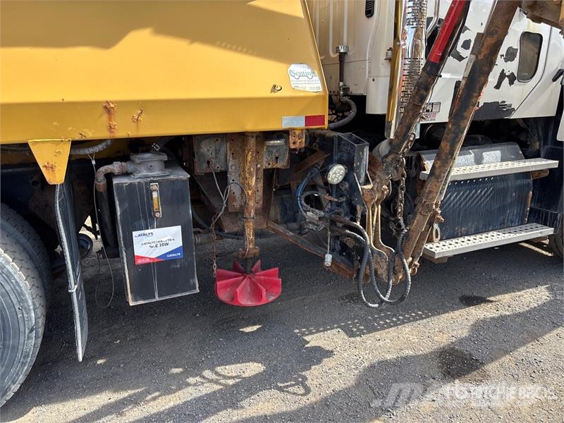 Freightliner 114SD 6x4 Snow Plow Truck 都市/通用型車輛