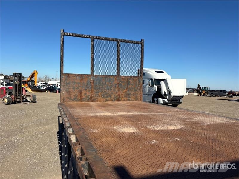 Freightliner 114SD 6x4 Flatbed Truck Вантажівки-платформи/бокове розвантаження