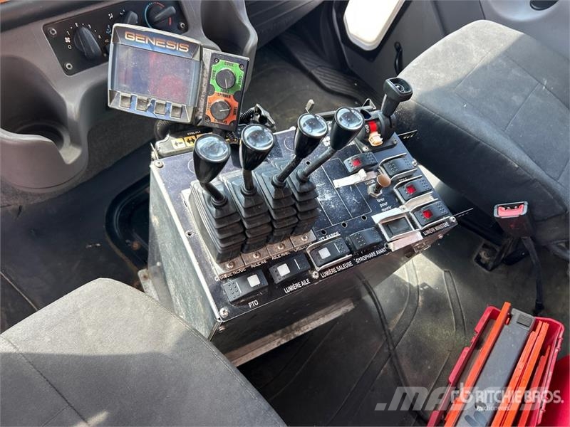 Freightliner 114SD 6x4 Snow Plow Truck مركبات الأغراض العامة