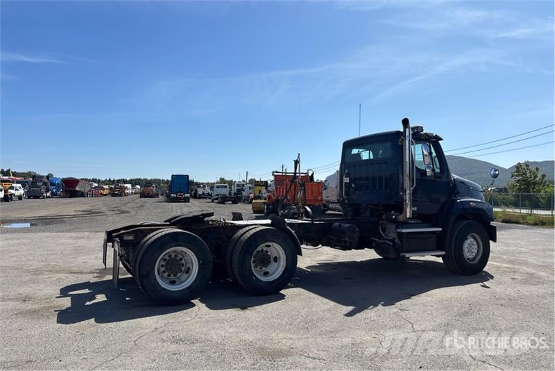 Freightliner 114SD 6x4 T/A Day Cab Truck Tractor Седельные тягачи