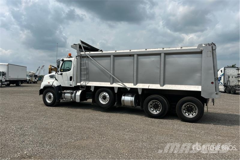 Freightliner 114SD 8x4 Tri/A Dump Truck Tipper trucks