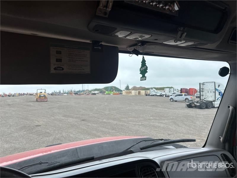 Freightliner 114SD 8x4 Twin-Steer T/A Dump Truck Tipper trucks