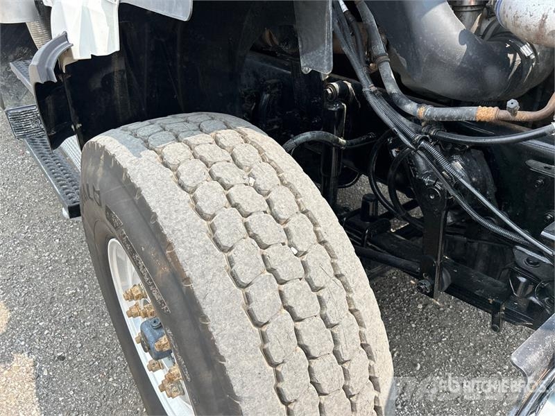 Freightliner 114SD 8x4 Tri/A Dump Truck Tipper trucks