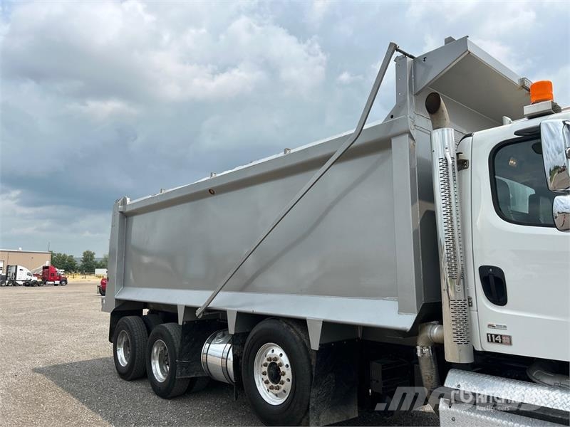 Freightliner 114SD 8x4 Tri/A Dump Truck Tipper trucks