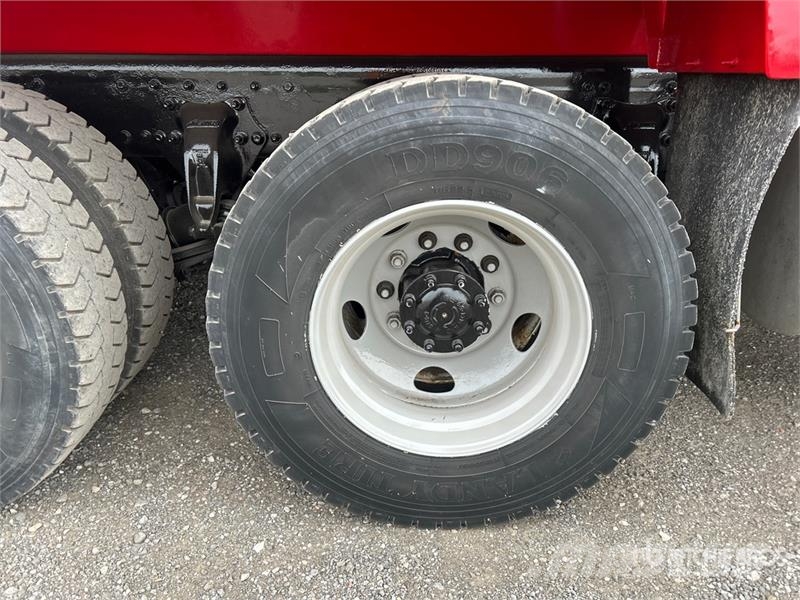 Freightliner 114SD 8x4 Twin-Steer T/A Dump Truck Tipper trucks