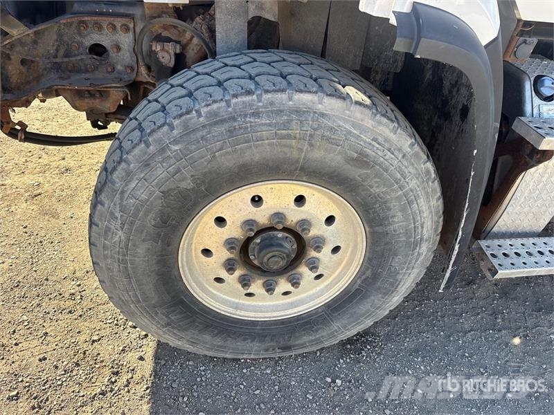 Freightliner 114SD 8x4 Flatbed Truck Kamioni sa otvorenim sandukom