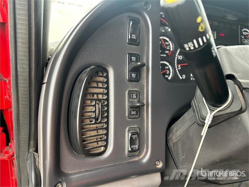 Freightliner 114SD 8x4 Twin-Steer T/A Dump Truck Tipper trucks