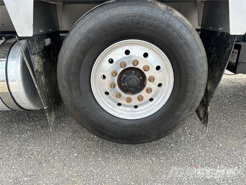 Freightliner 114SD 8x4 Tri/A Dump Truck Tipper trucks