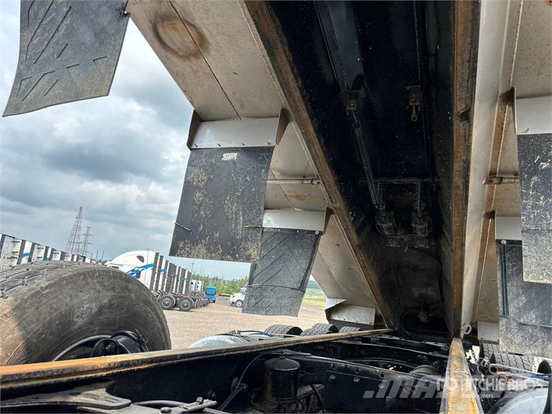 Freightliner 114SD 8x4 Tri/A Dump Truck Tipper trucks