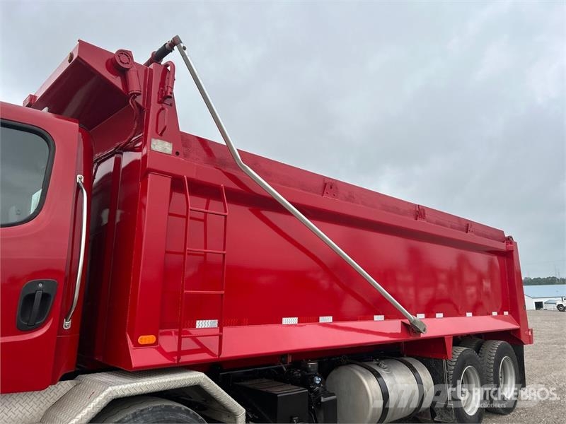 Freightliner 114SD 8x4 Twin-Steer T/A Dump Truck Tipper trucks