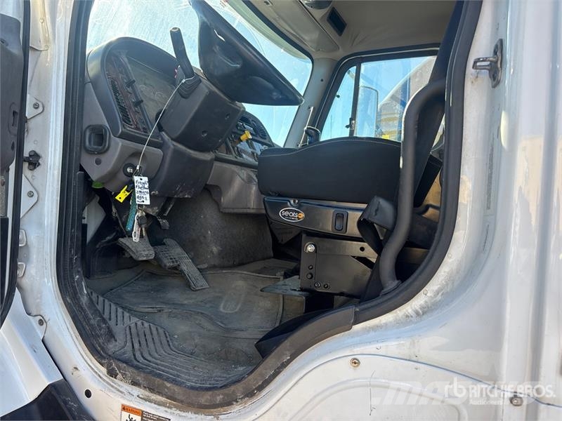Freightliner 114SD 8x4 Flatbed Truck Kamioni sa otvorenim sandukom