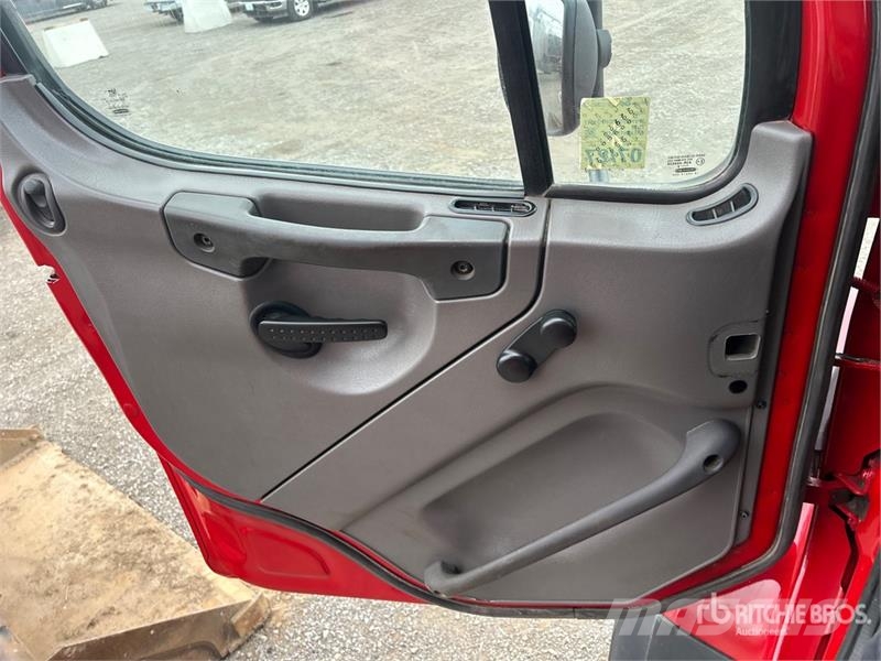 Freightliner 114SD 8x4 Twin-Steer T/A Dump Truck Tipper trucks