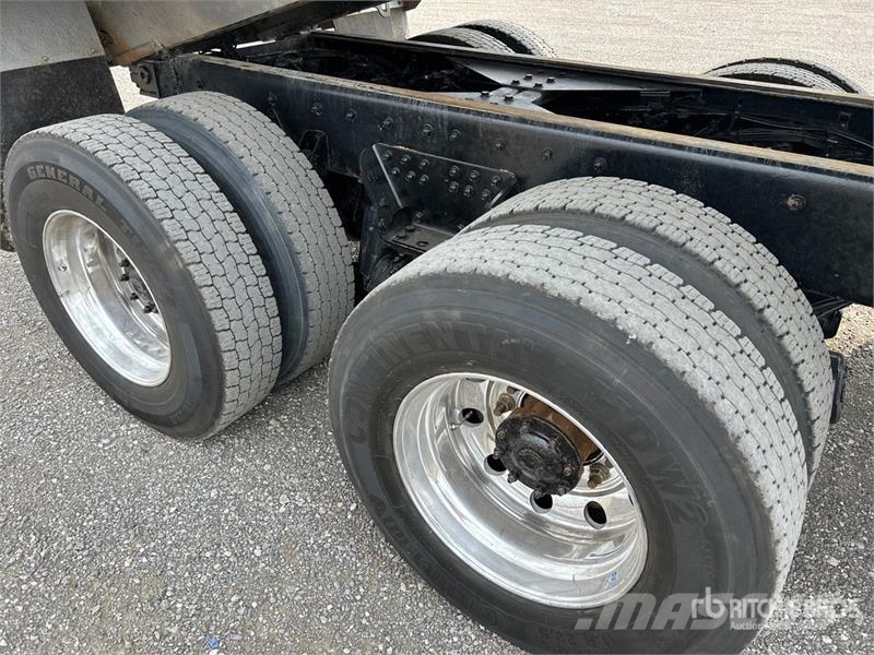 Freightliner 114SD 8x4 Tri/A Dump Truck Tipper trucks