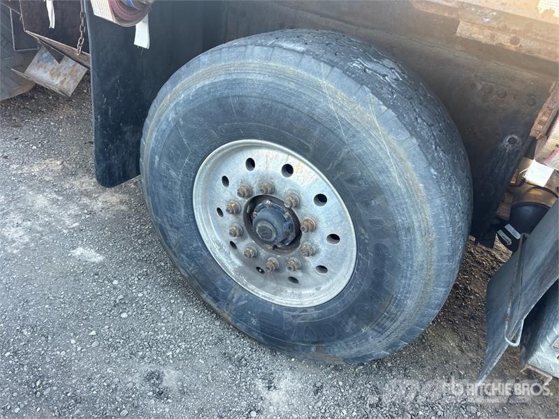 Freightliner 114SD 8x4 Flatbed Truck Kamioni sa otvorenim sandukom