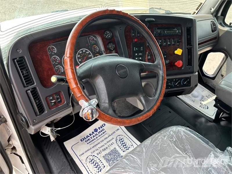 Freightliner 114SD 8x4 Tri/A Dump Truck Tipper trucks