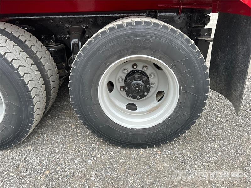 Freightliner 114SD 8x4 Twin-Steer T/A Dump Truck Tipper trucks