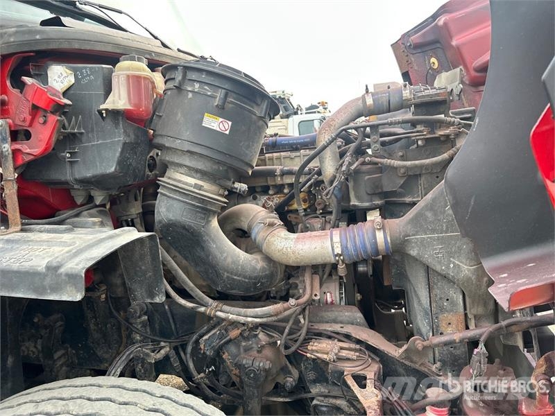 Freightliner 114SD 8x4 Twin-Steer T/A Dump Truck Tipper trucks