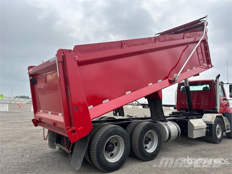 Freightliner 114SD 8x4 Twin-Steer T/A Dump Truck Tipper trucks