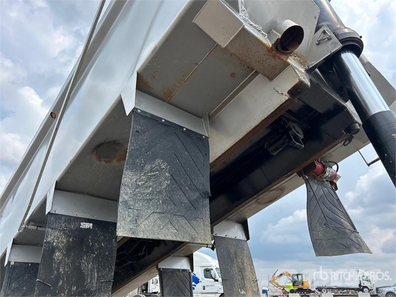 Freightliner 114SD 8x4 Tri/A Dump Truck Tipper trucks