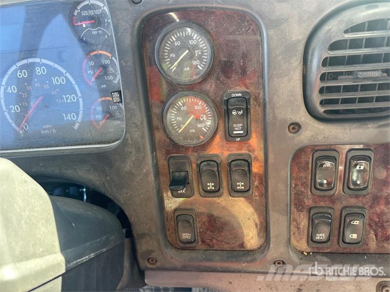 Freightliner 114SD 8x4 Flatbed Truck Kamioni sa otvorenim sandukom