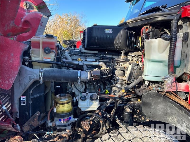 Freightliner 122SD 8x4 Tri/A Dump Truck Kipper