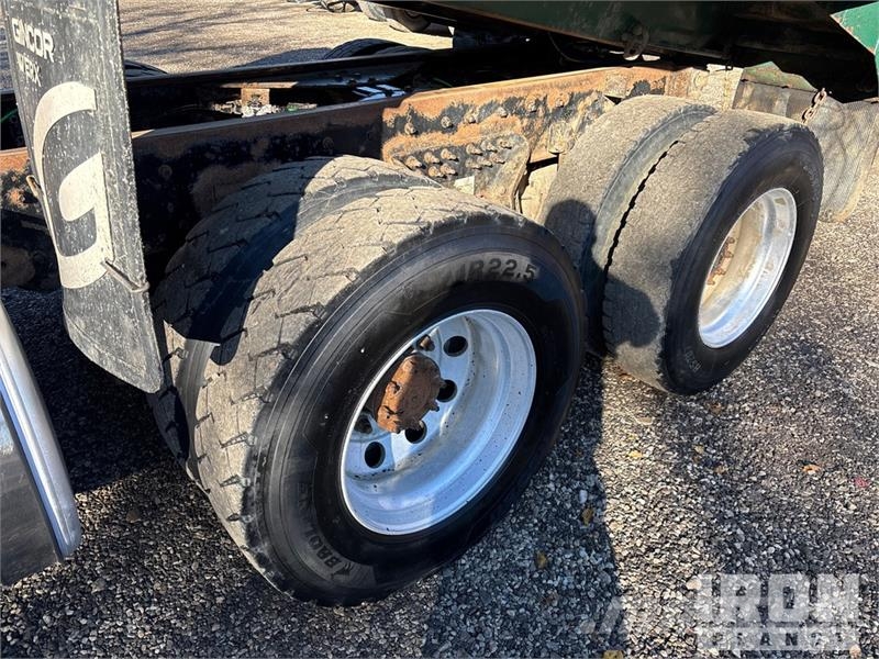Freightliner 122SD 8x4 Tri/A Dump Truck Kipper