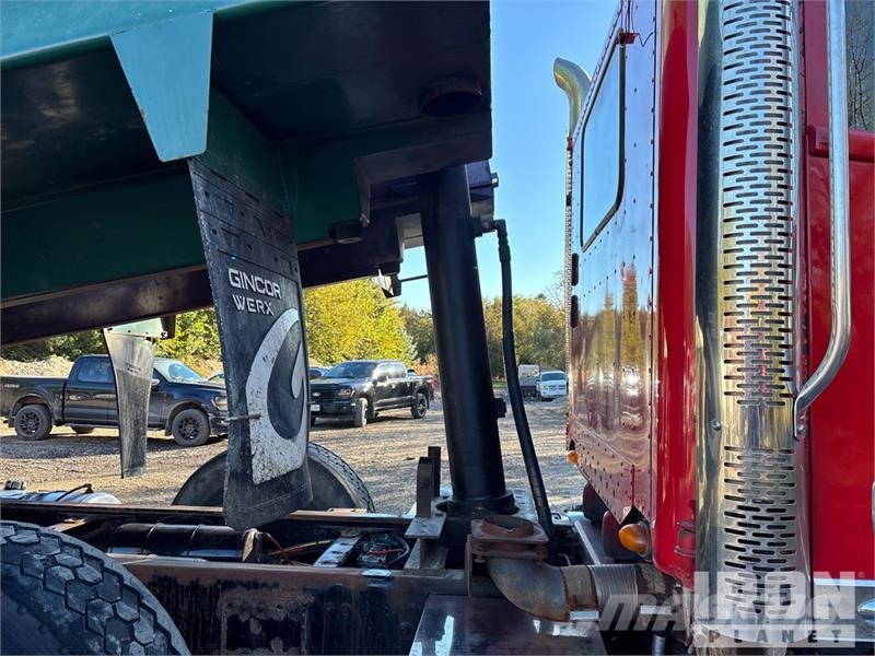 Freightliner 122SD 8x4 Tri/A Dump Truck Kipper