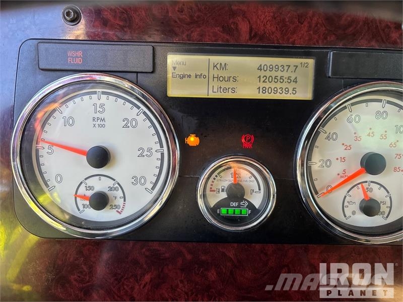 Freightliner 122SD 8x4 Tri/A Dump Truck Kipper