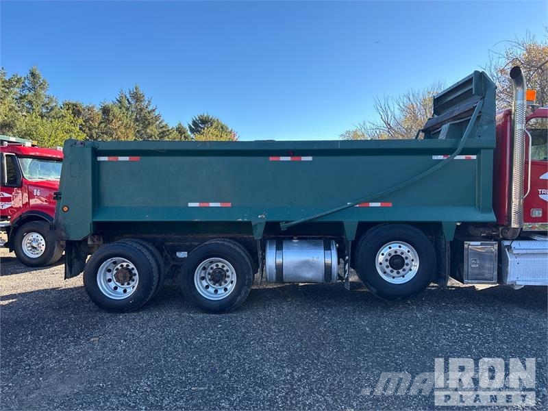 Freightliner 122SD 8x4 Tri/A Dump Truck Kipper