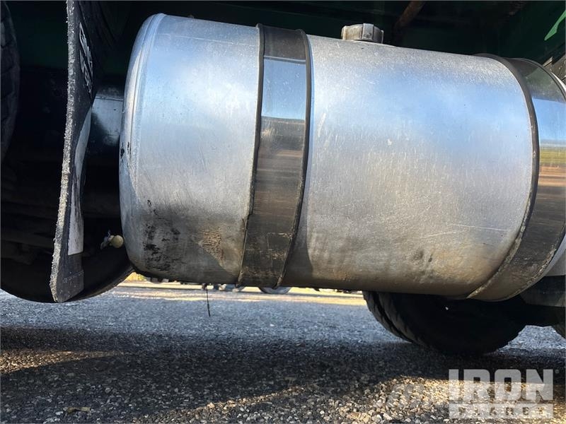 Freightliner 122SD 8x4 Tri/A Dump Truck Kipper