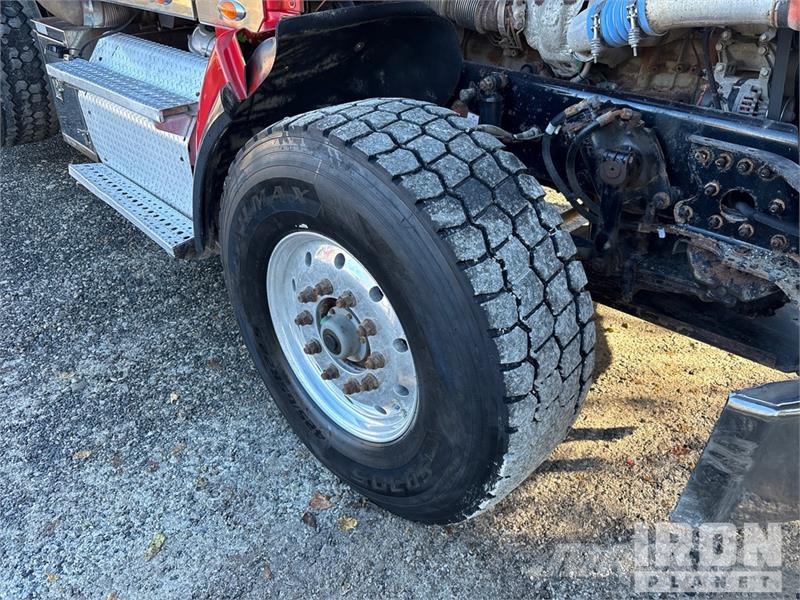 Freightliner 122SD 8x4 Tri/A Dump Truck Kipper