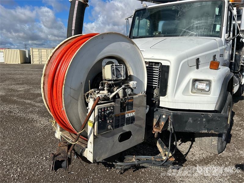 Freightliner 2105 on Freightliner FL80 6x4 Sewer Cleaner Truck Kolkenzuigers
