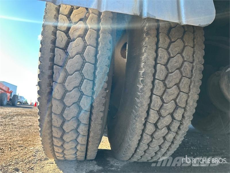 Freightliner 2105 on Freightliner FL80 6x4 Sewer Cleaner Truck Kolkenzuigers