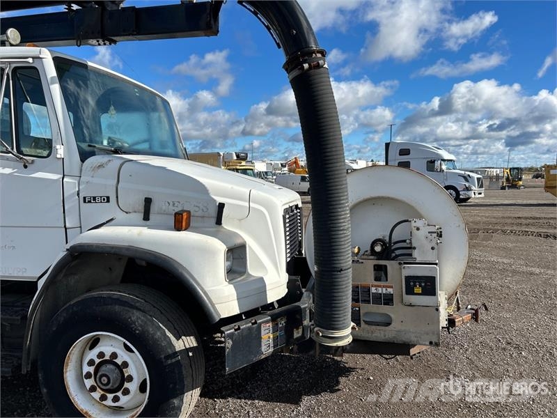 Freightliner 2105 on Freightliner FL80 6x4 Sewer Cleaner Truck Kolkenzuigers