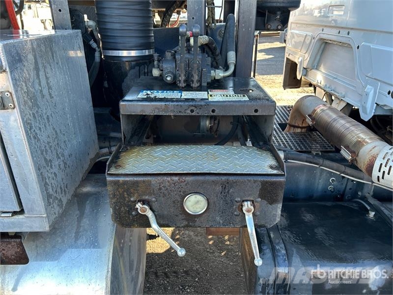 Freightliner 2105 on Freightliner FL80 6x4 Sewer Cleaner Truck Kolkenzuigers