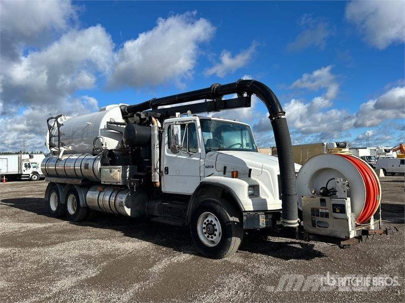 Freightliner 2105 on Freightliner FL80 6x4 Sewer Cleaner Truck Kolkenzuigers