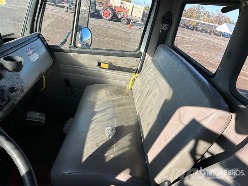 Freightliner 2105 on Freightliner FL80 6x4 Sewer Cleaner Truck Kolkenzuigers