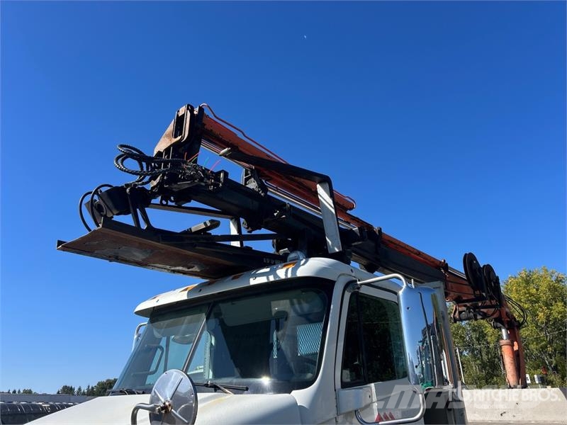 Freightliner 290.2 E-A5 5200 kg Knuckle Boom on Freightliner Co Camion plateau ridelle avec grue