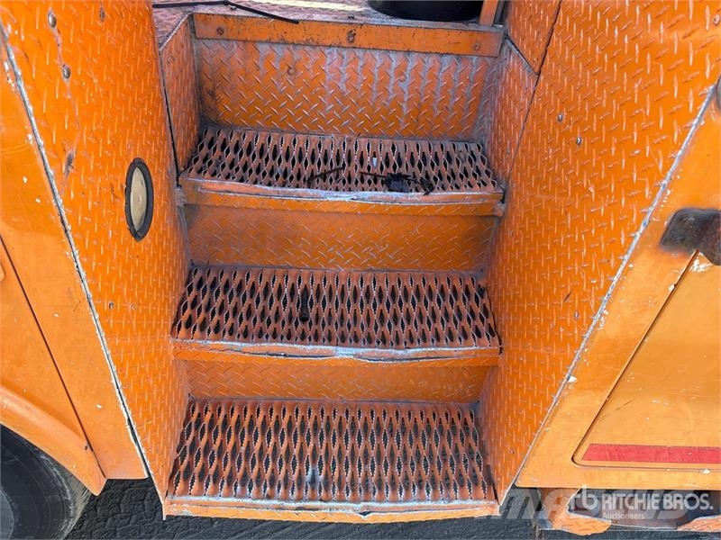 Freightliner 500-55-AU 55 ft on  Freightliner FL 80 6x4 Bucket  Bilmontert lift