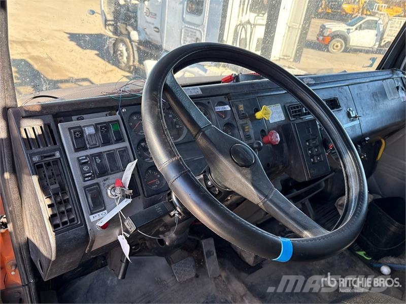 Freightliner 500-55-AU 55 ft on  Freightliner FL 80 6x4 Bucket  Bilmontert lift