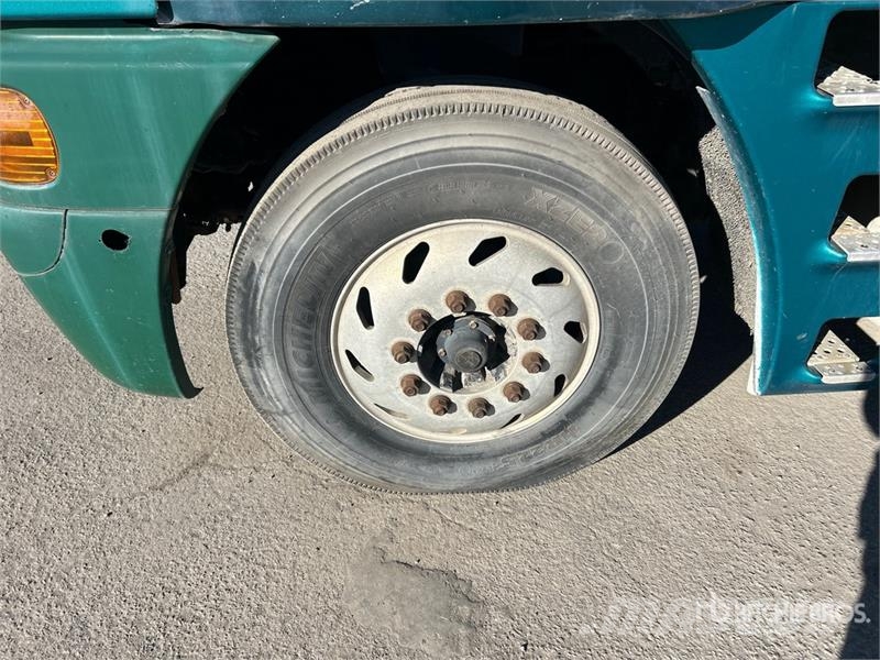 Freightliner Argosy وحدات الجر