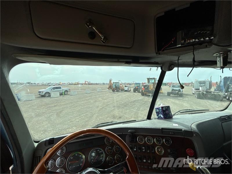 Freightliner Argosy Prime Movers