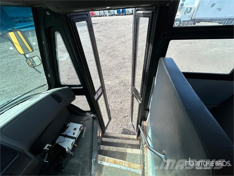 Freightliner B2 Mini buses