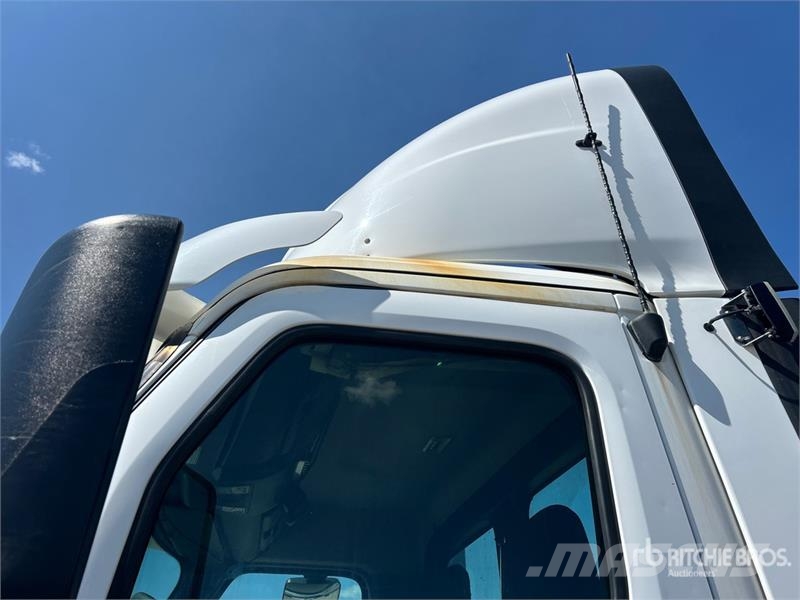 Freightliner Cascadia 126 Tractor Units