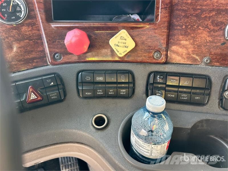 Freightliner Cascadia 125 6x4 T/A Sleeper Truck Tractor Седельные тягачи