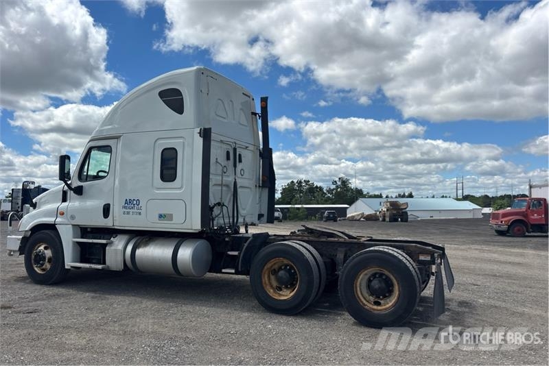 Freightliner Cascadia 125 6x4 T/A Sleeper Truck Tractor Motrici e Trattori Stradali