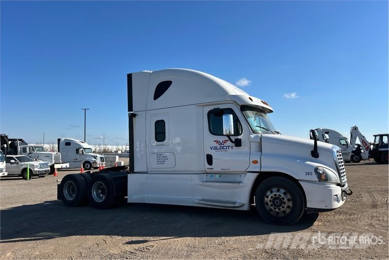 Freightliner Cascadia 125 6x4 T/A Sleeper Truck Tractor Truck Tractor Units