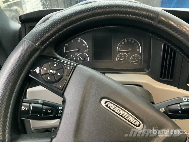 Freightliner Cascadia 126 Truck Tractor Units