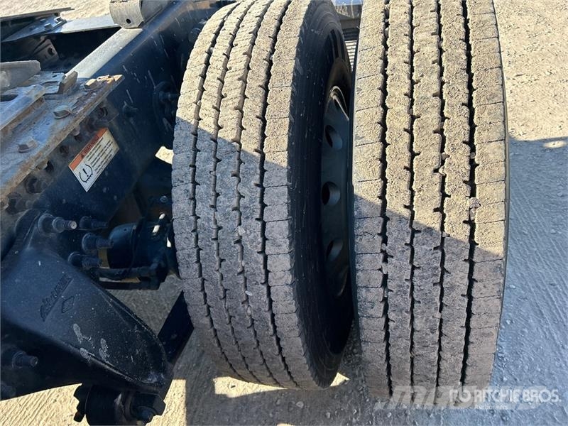 Freightliner Cascadia 126 وحدات الجر
