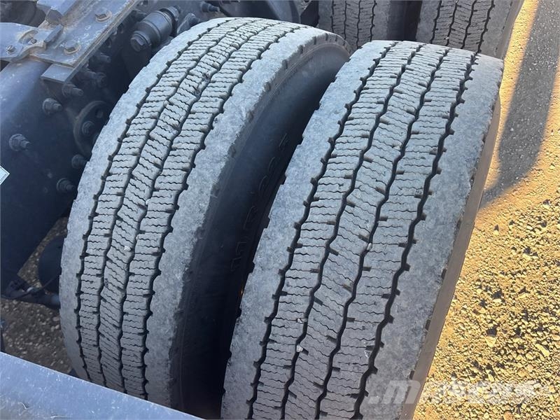 Freightliner Cascadia 126 وحدات الجر